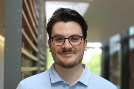 Headshot of Ethan Thomas